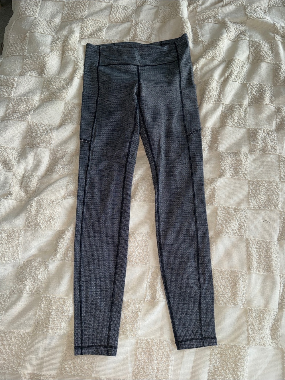 Lululemon Speed Up Tight 28" *Full-On Luxtreme size 8